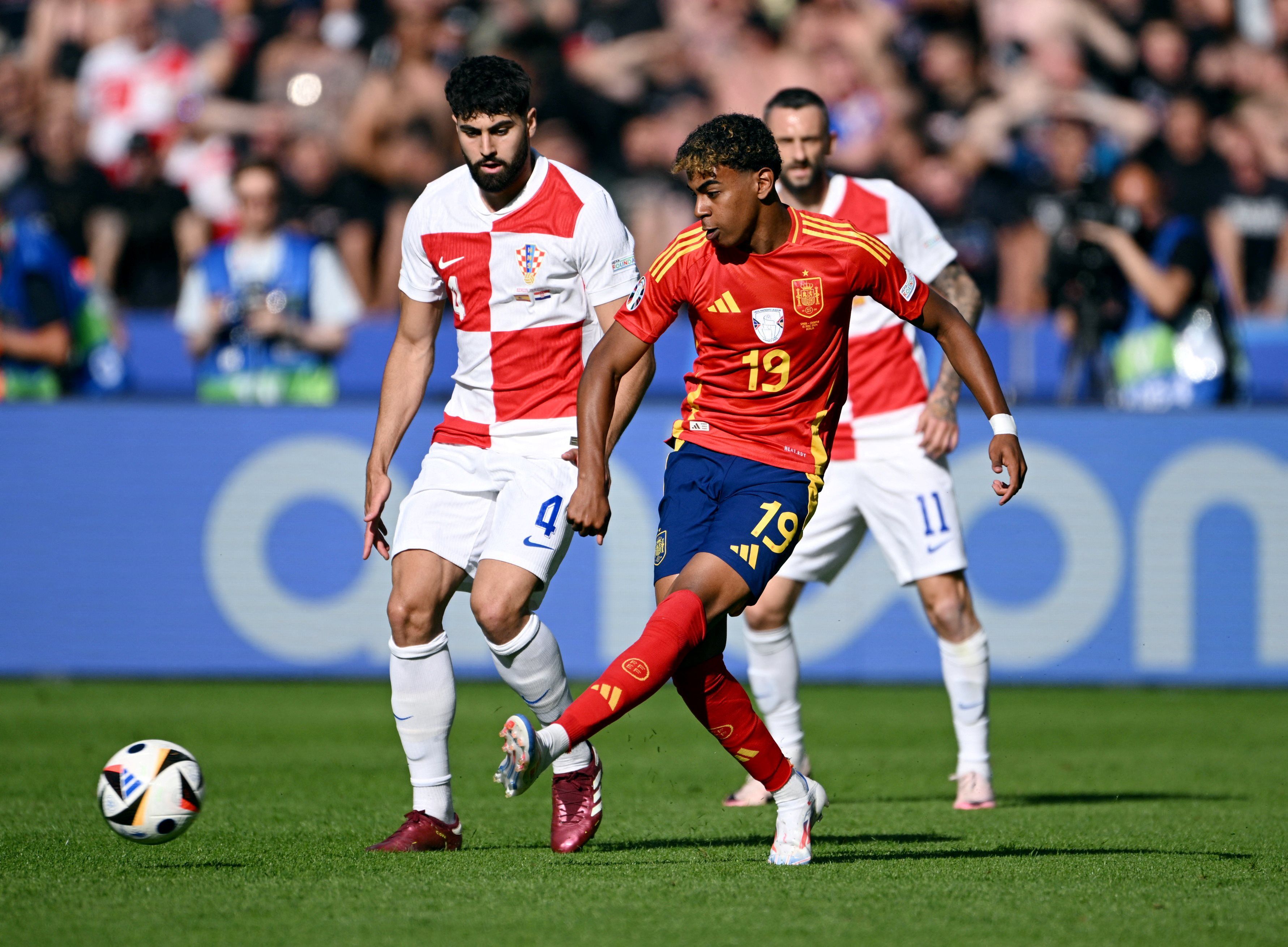 Lamine Yamal melakukan debutnya bersama Timnas Spanyol di Euro 2024.