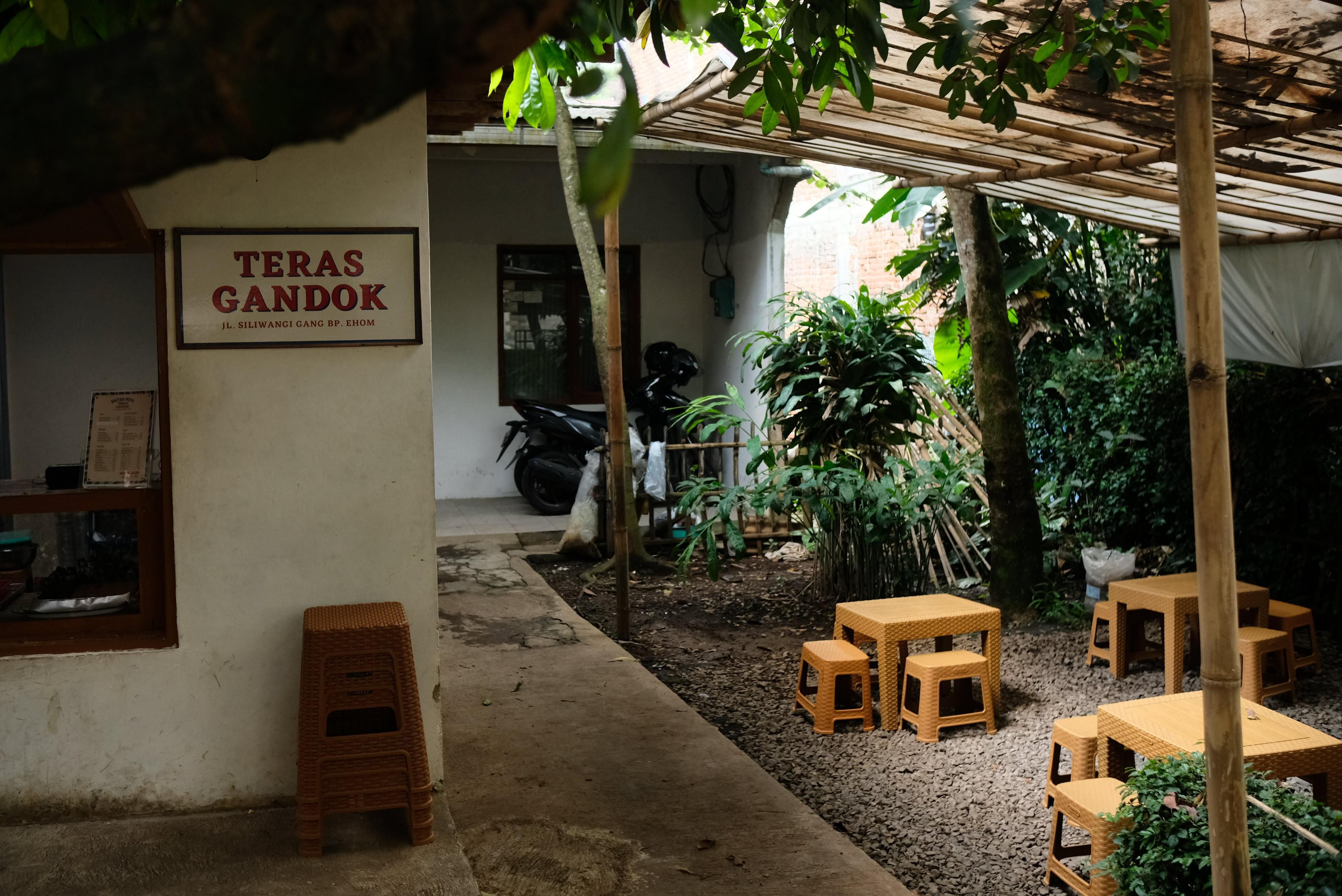 Kedai Kopi Gandok, kopi viral di Teras Cikapundung Kota Bandung