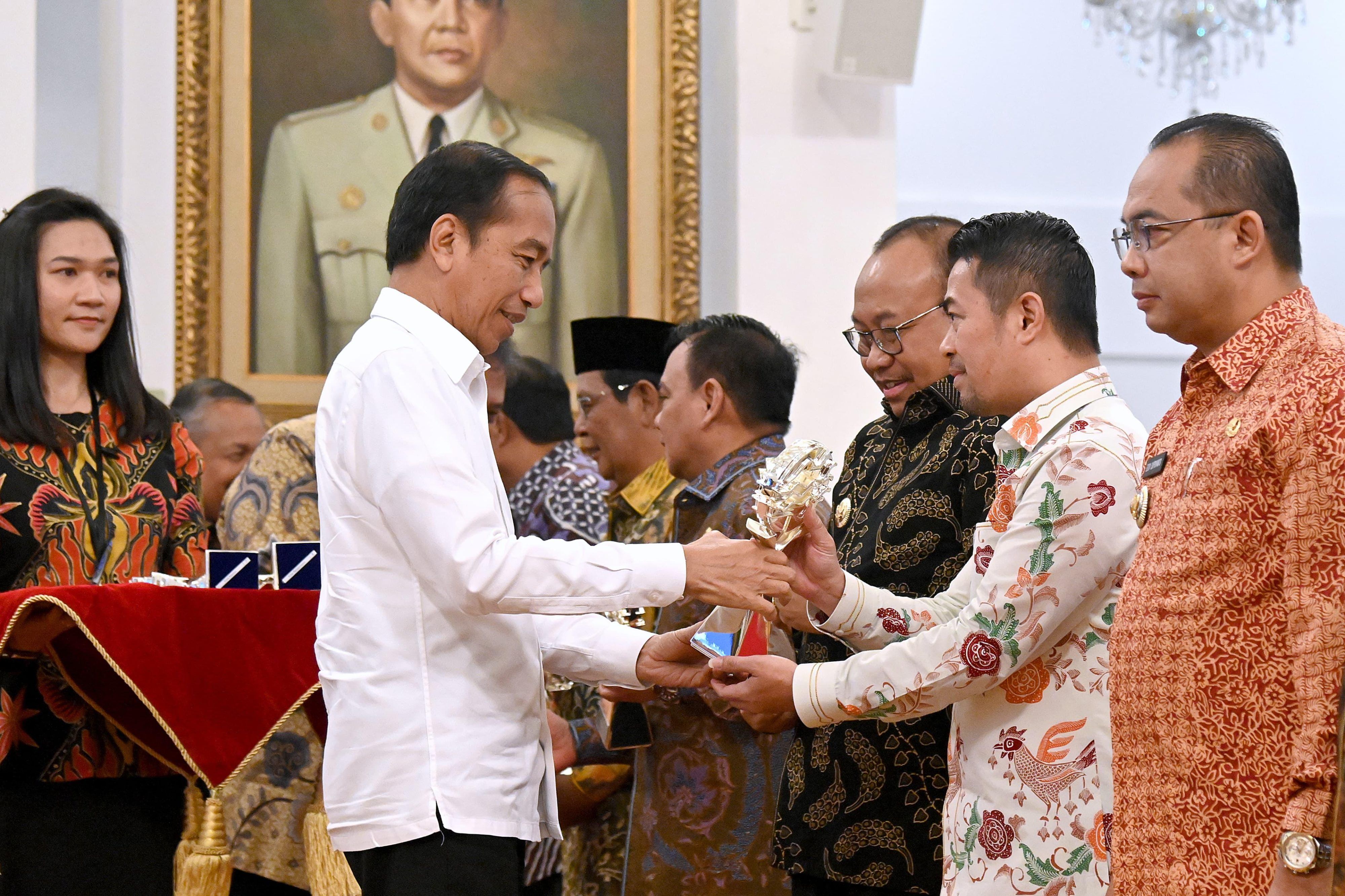 Presiden Joko Widodo menghadiri Rapat Koordinasi Nasional (Rakornas) Pengendalian Inflasi Tahun 2024, pada Jumat, 14 Juni 2024, di Istana Negara, Jakarta. Foto: BPMI Setpres/Laily Rachev