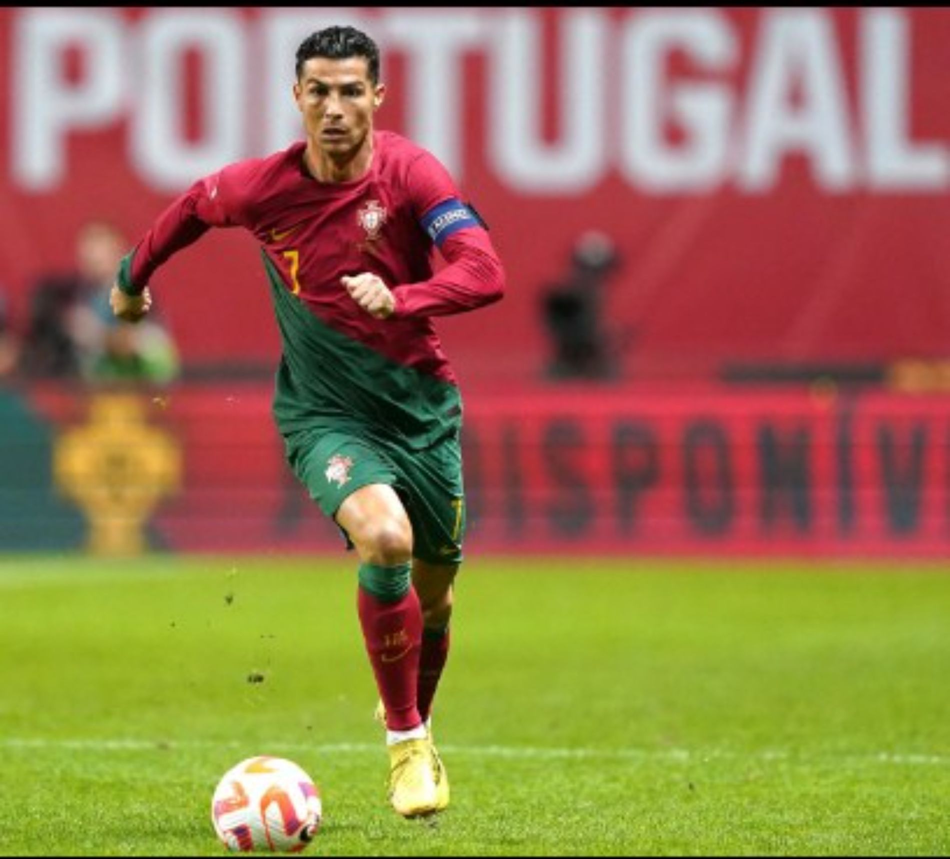 Skuad Portugal bersiap menghadapi Euro 2024 dengan semangat tinggi. Kombinasi pengalaman dan bakat muda menjadi andalan.