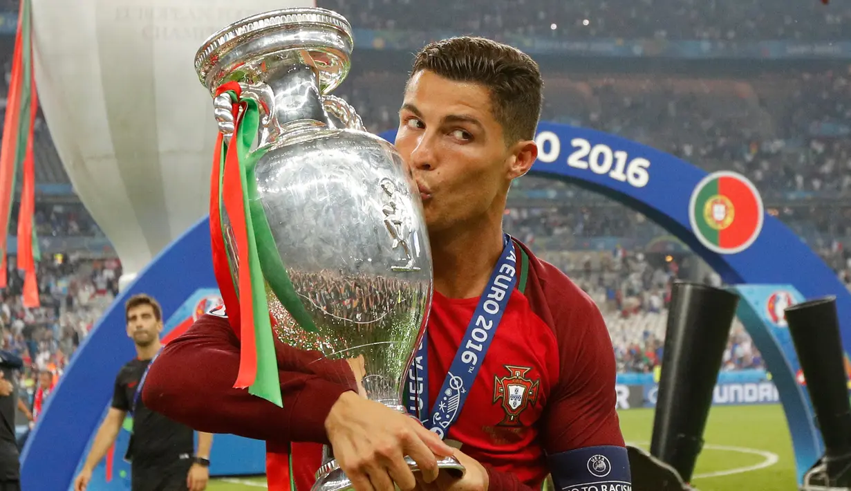 Cristiano Ronaldo saat Portugal juara Euro 2016.