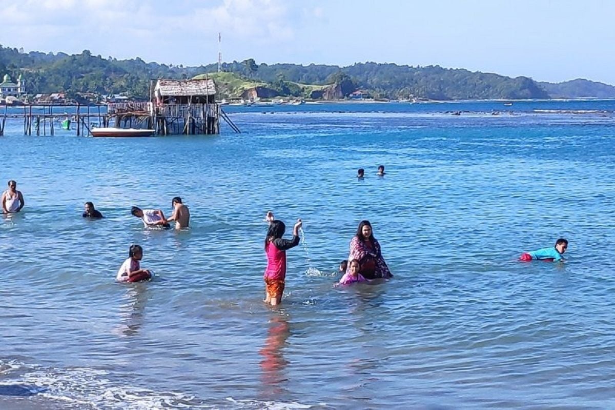Pantai Lumintang (Foto: Istimewa)