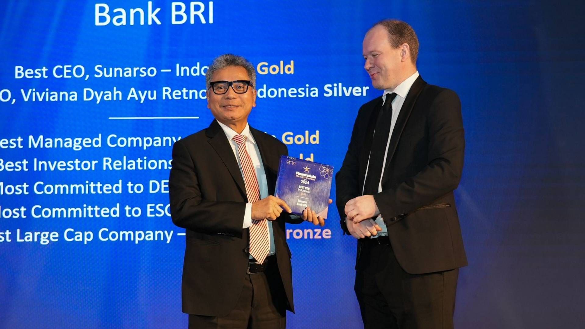 Direktur Utama BRI Sunarso Dinobatkan Sebagai The Best CEO pada ajang The Finance Asia Awards and Asia’s Best Companies Poll Gala Dinner 2024 yang diselenggarakan pada Kamis (27/06) di Hong Kong.