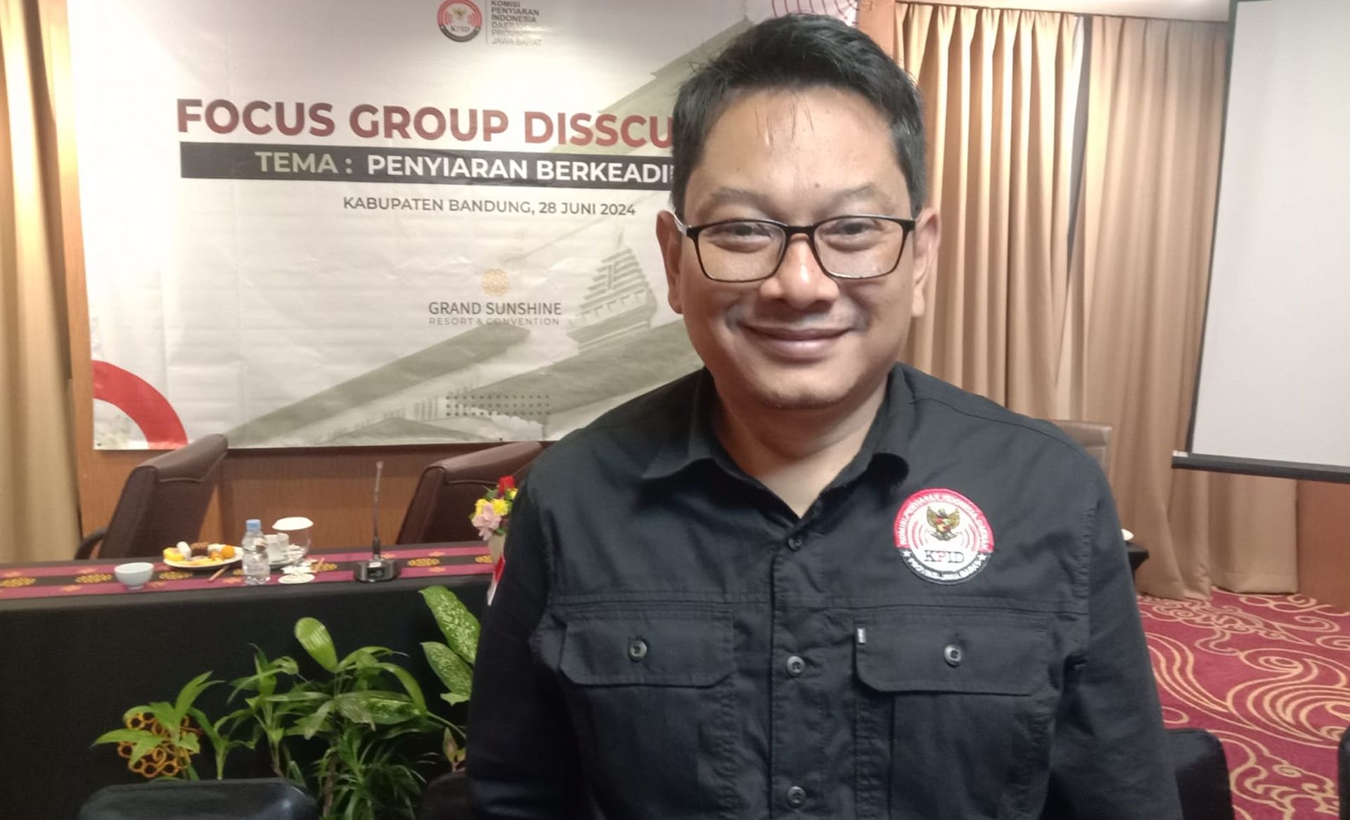 Ketua Komisi Penyiaran Daerah Indonesia Jawa Barat KPID Jabar Adiyana Slamet