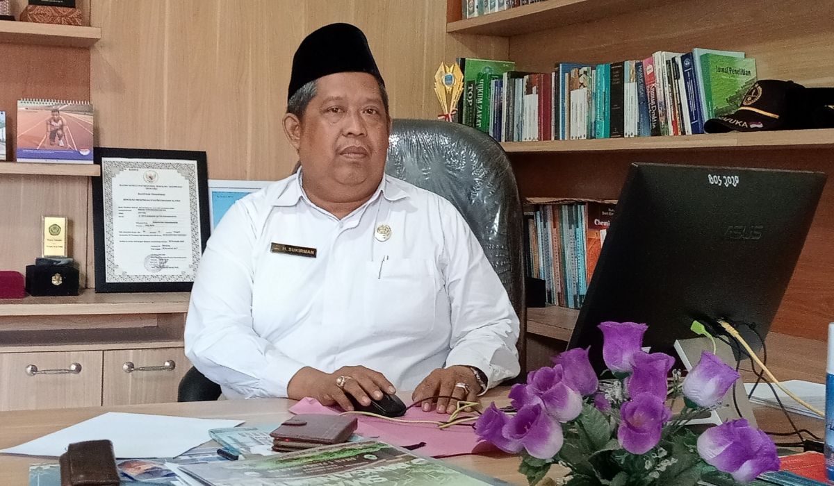 Kepala SMAN 1 Pangandaran Drs. H. Sukirman, S.T., M.Si. Pikiran Rakyat/Agus Kusnadi