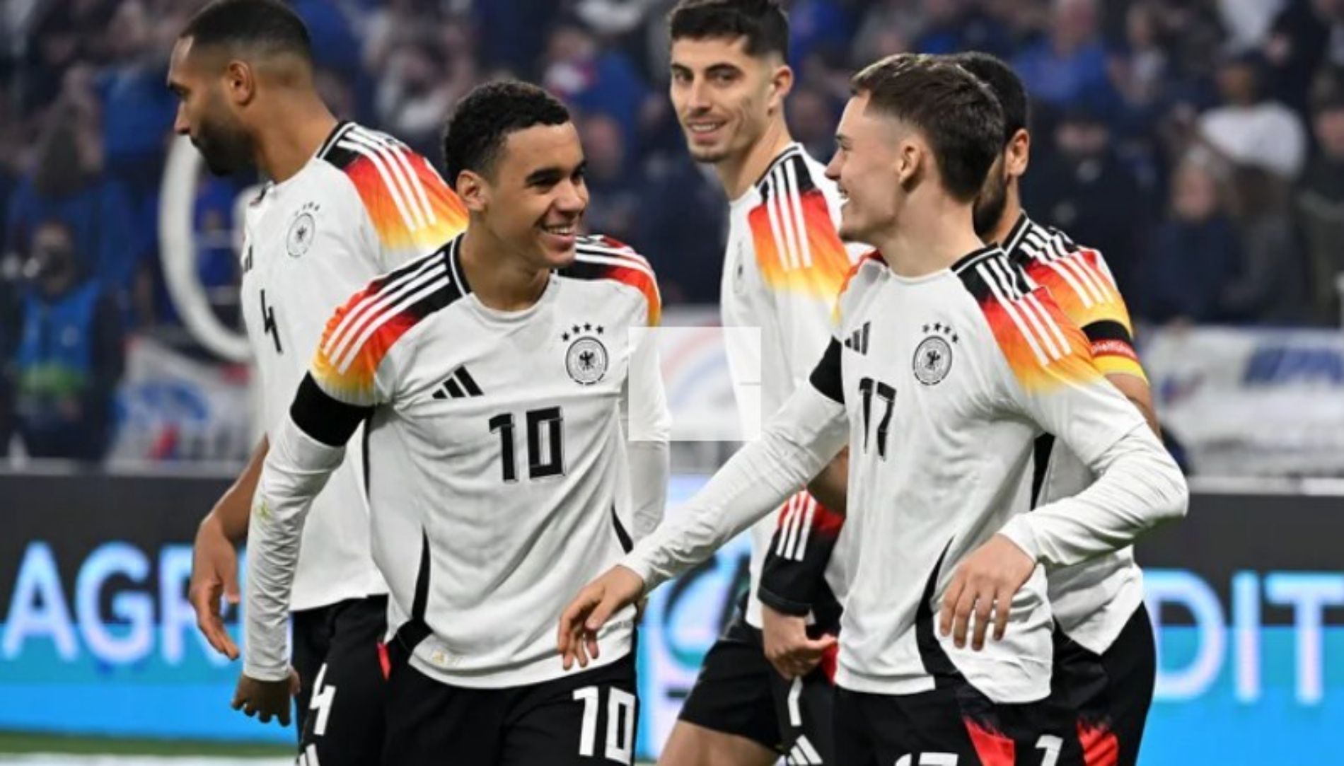Tim Jerman merayakan kemenangan epik di tanah sendiri!