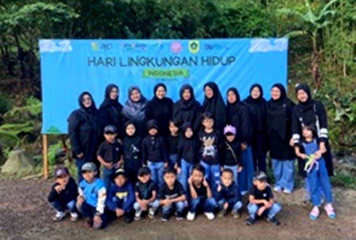 Kegiatan peringatan Hari Lingkungan Hidup Sedunia 2024, di agrowisata Gunung Mas, Puncak, Bogor, Minggu 30 Juni 2024.