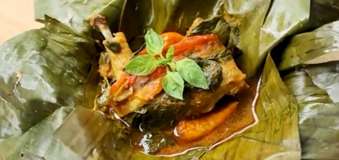 Siap disajikan pepes ayam kemangi ala Chef Devina Hermawan/ You Tube Devina Hermawan/