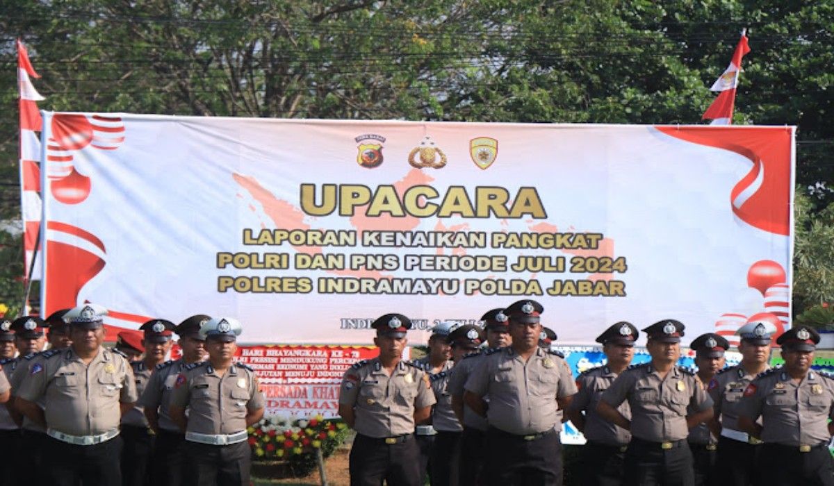 Sebanyak 47 personel Polres Indramayu naik pangkat setingkat lebih tinggi dari pangkat yang lama.