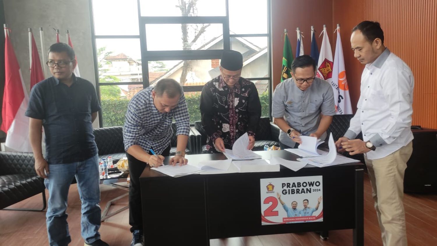 Penandatanganan pembentukan Tim Gabungan Pemenangan  Cecep-Asep pada Pilkada November mendatang