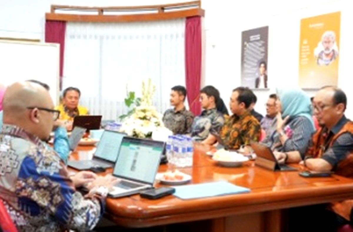 Dinas Perindustrian dan Perdagangan (Disperindag) Provinsi Jawa Barat melakukan pula rapat pembahasan terkait ekspor mangga gedong gincu, di Bandung pada Jumat, 5 Juli 2024. 