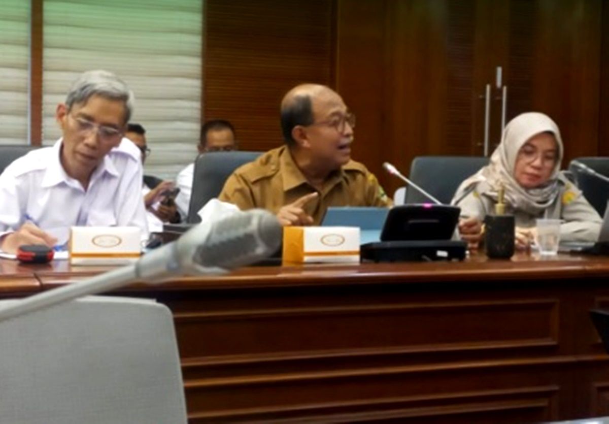 Rapat koordinasi pengembangan sapi perah dan sapi potong dalam upaya pemenuhan kebutuhan susu dan daging nasional, di jakarta membahas rencana peternakan sapi di perkebunan teh PTPN I di Garut dan KBB. 