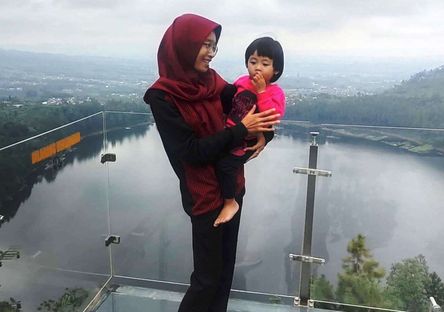 View Telaga Menjer dari jembatan kaca