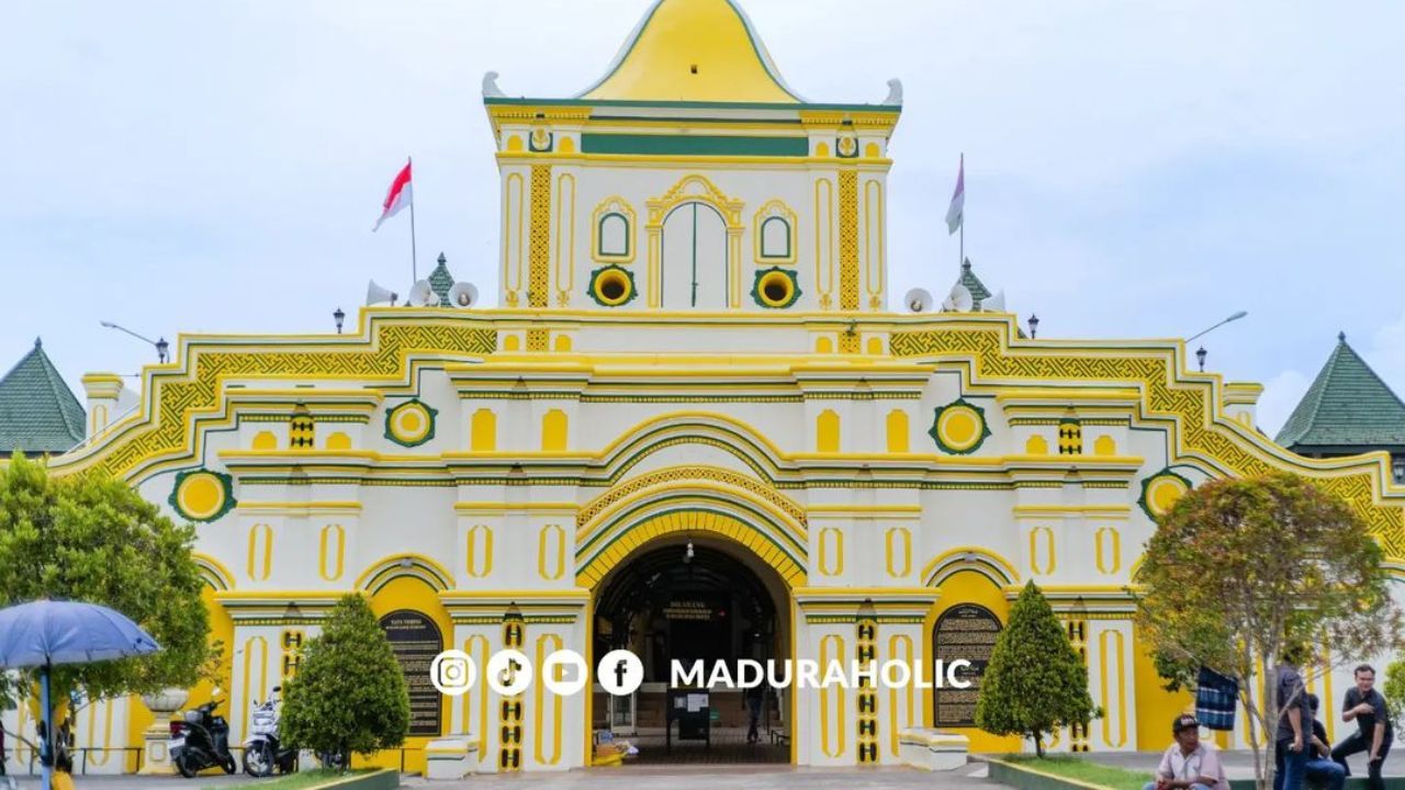 Masjid Agung Sumenep / INSTAGRAM @maduraholic