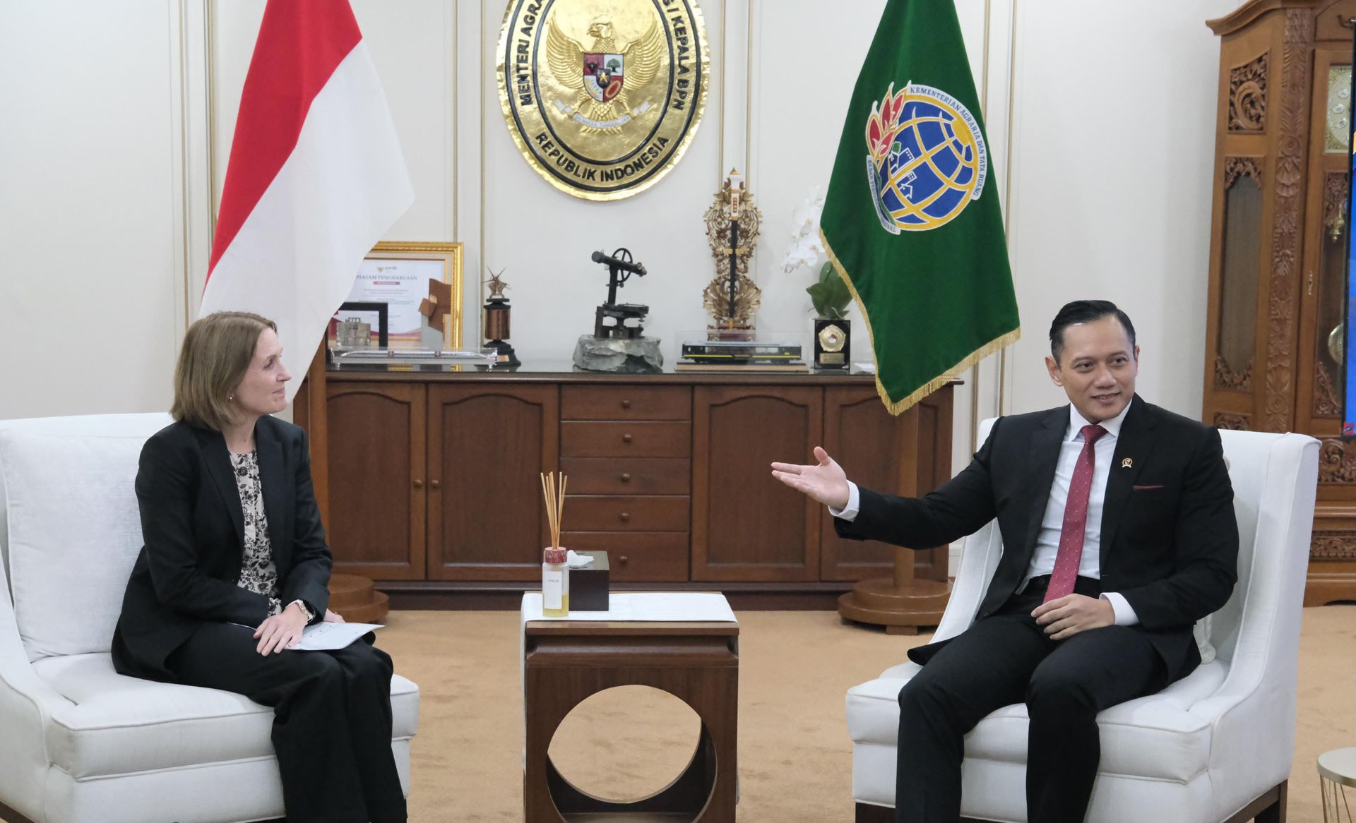 Menteri ATR BPN Agus Harimurti Yudhoyono menerima kunjungan Duta Besar Norwegia untuk Indonesia, Rut Kruger Griven di Jakarta pada Selasa 9 Juli 2024 