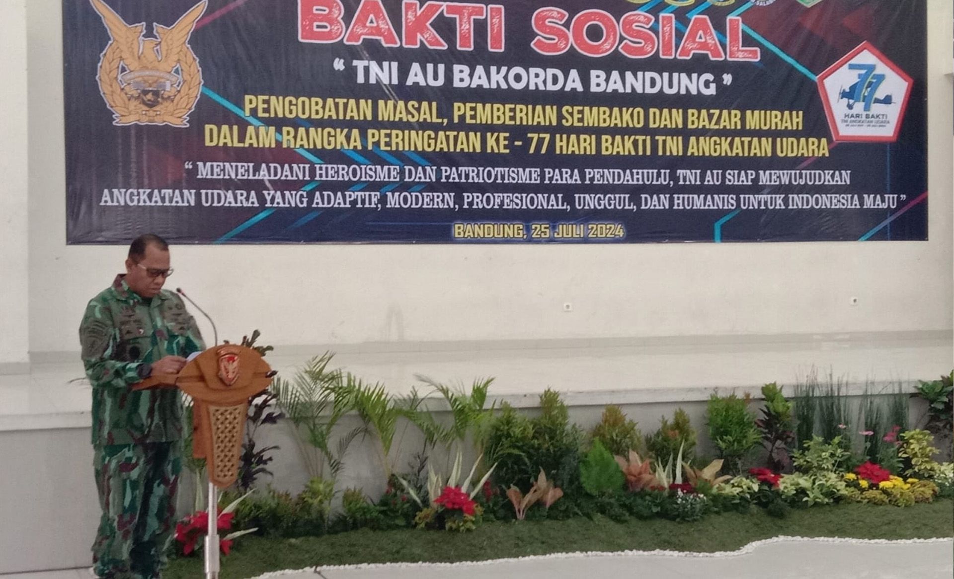 Wakil Komandan Komando Pasukan Gerak Cepat Marsma TNI Deny Muis a