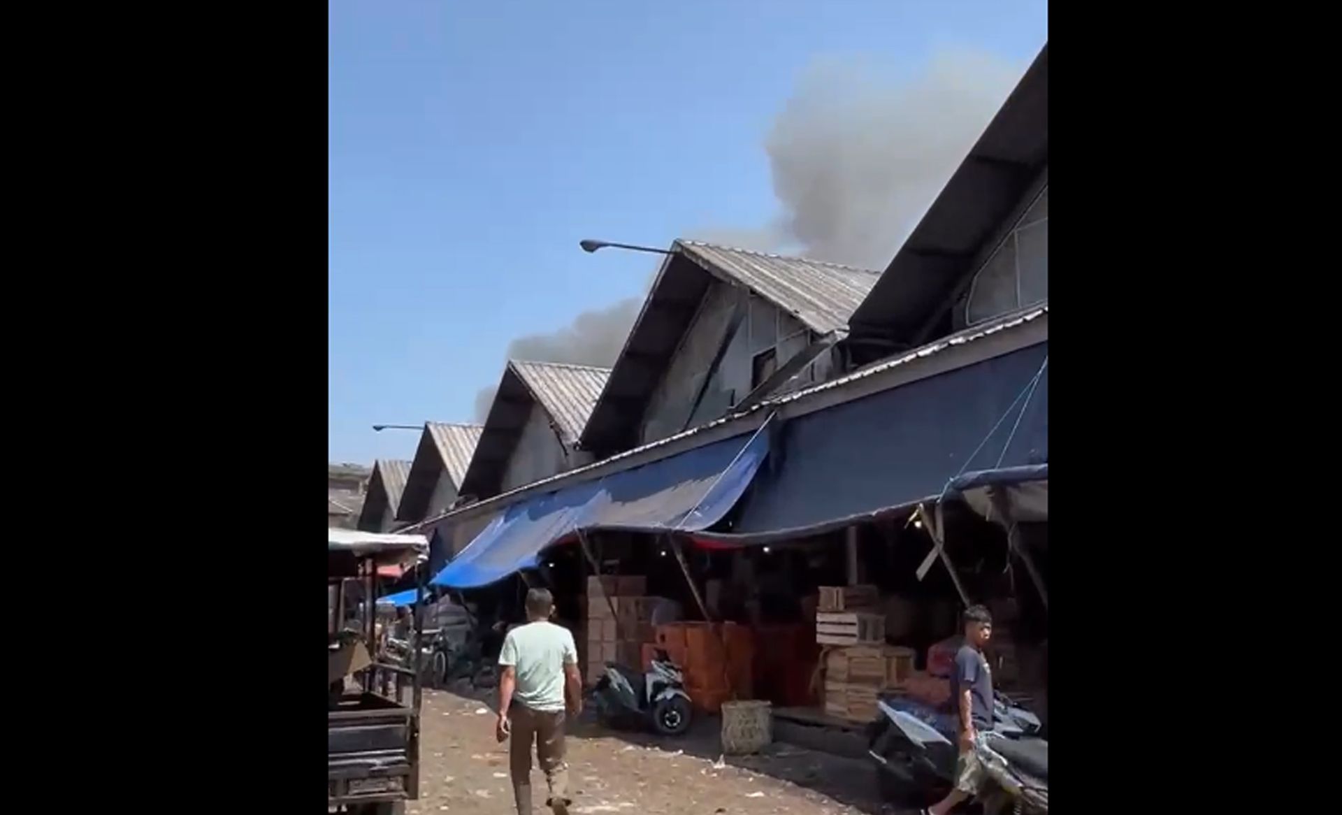 Pasar Caringin Kota Bandung kebakaran siang hari ini, Sabtu 27 Juli 2024