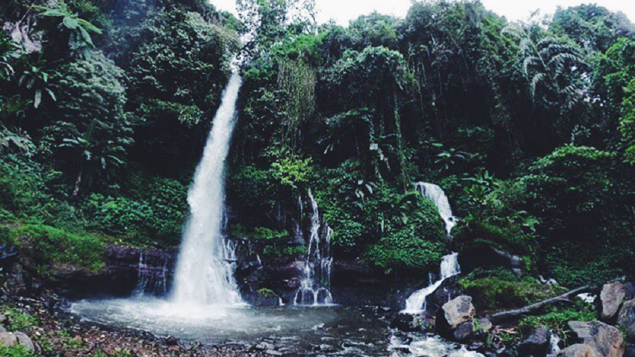 Potret wisata Curug Orok di Kecamatan Cikajang, Kabupaten Garut.//Instagram @curugorok