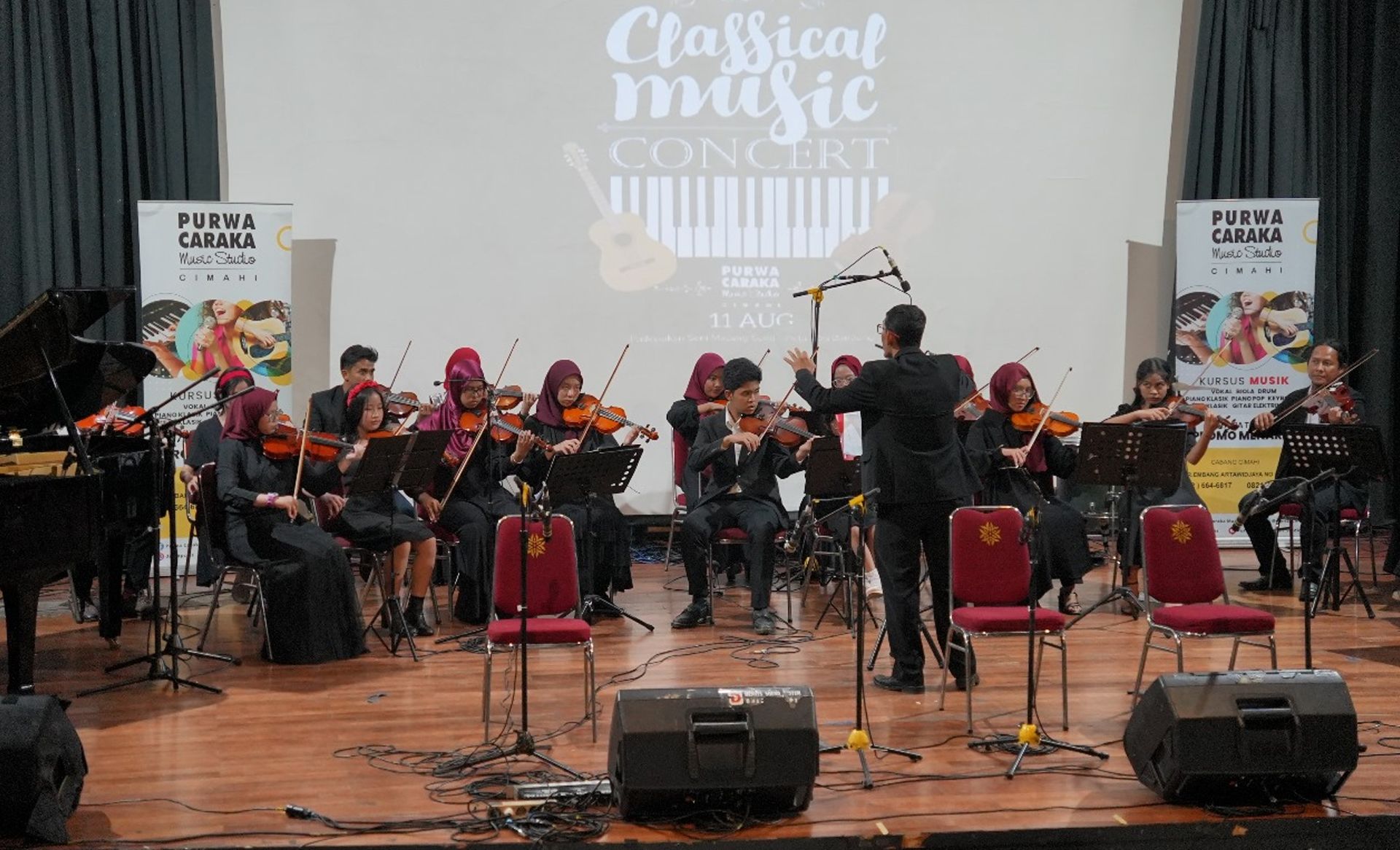 'Classical Music Concert' dari Purwacaraka Music Studio Cimahi di Padepokan Mayang Sunda Kota Bandung Minggu, 11 Agustus 2024.