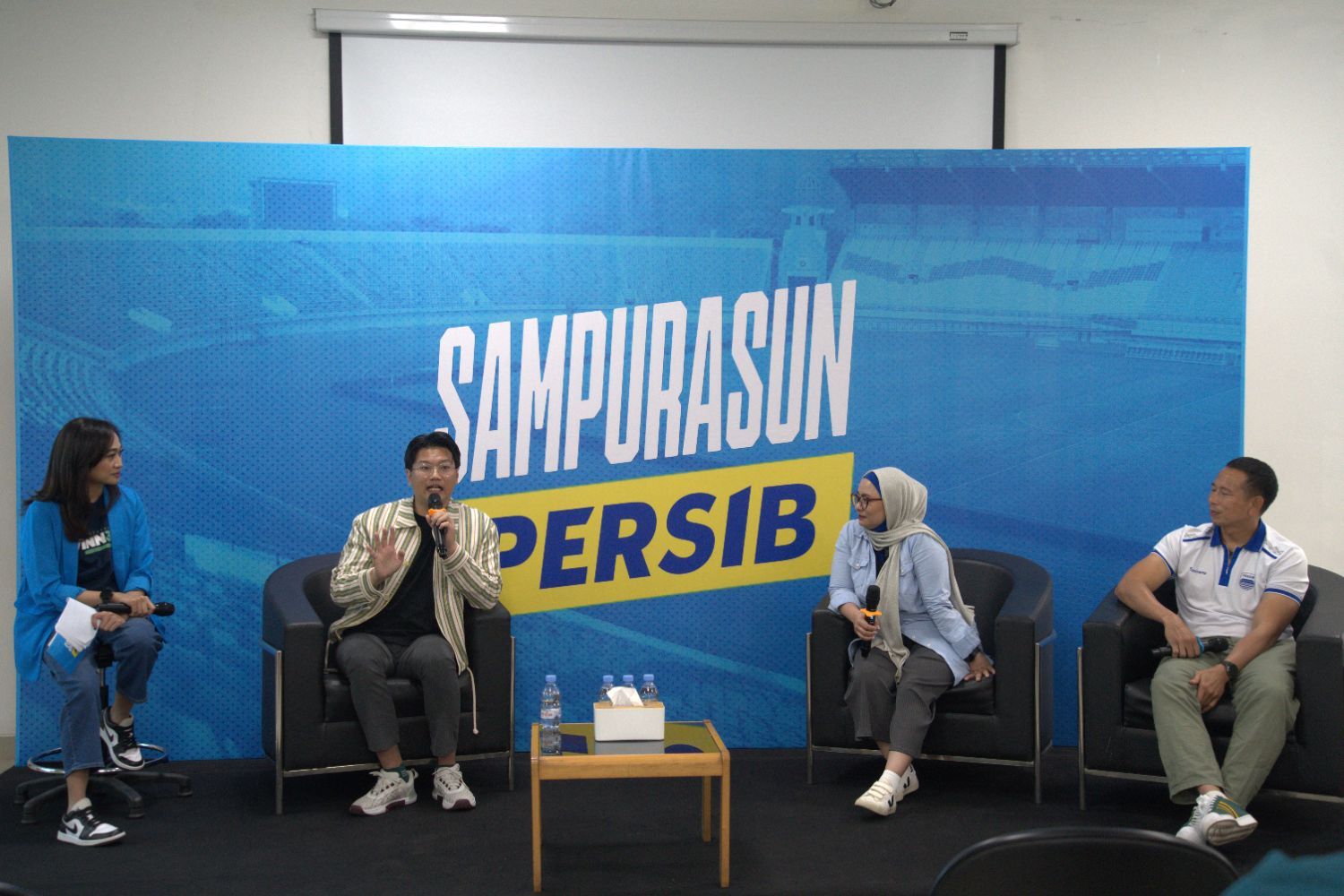 Persib Bandung dan AdaKami (PT Pembiayaan Digital Indonesia) menyelenggarakan diskusi finansial bagi pelaku Usaha Mikro, Kecil, dan Menengah (UMKM) di ITB Innovation Park, Bandung, Jumat 16 Agustus 2024