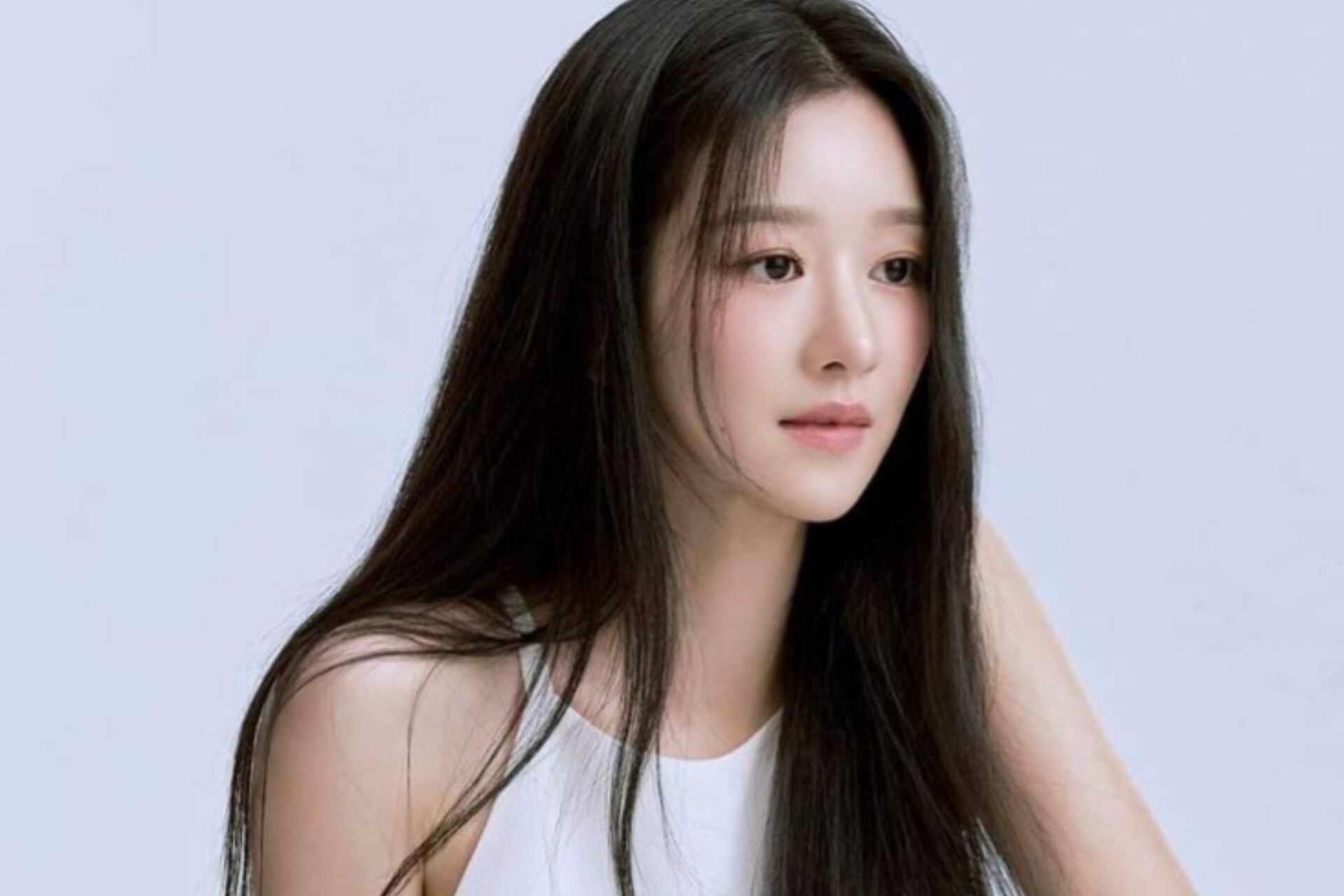 Seo Ye Ji Bantah Rumor Hubungan dengan Kim Soo Hyun di Tengah