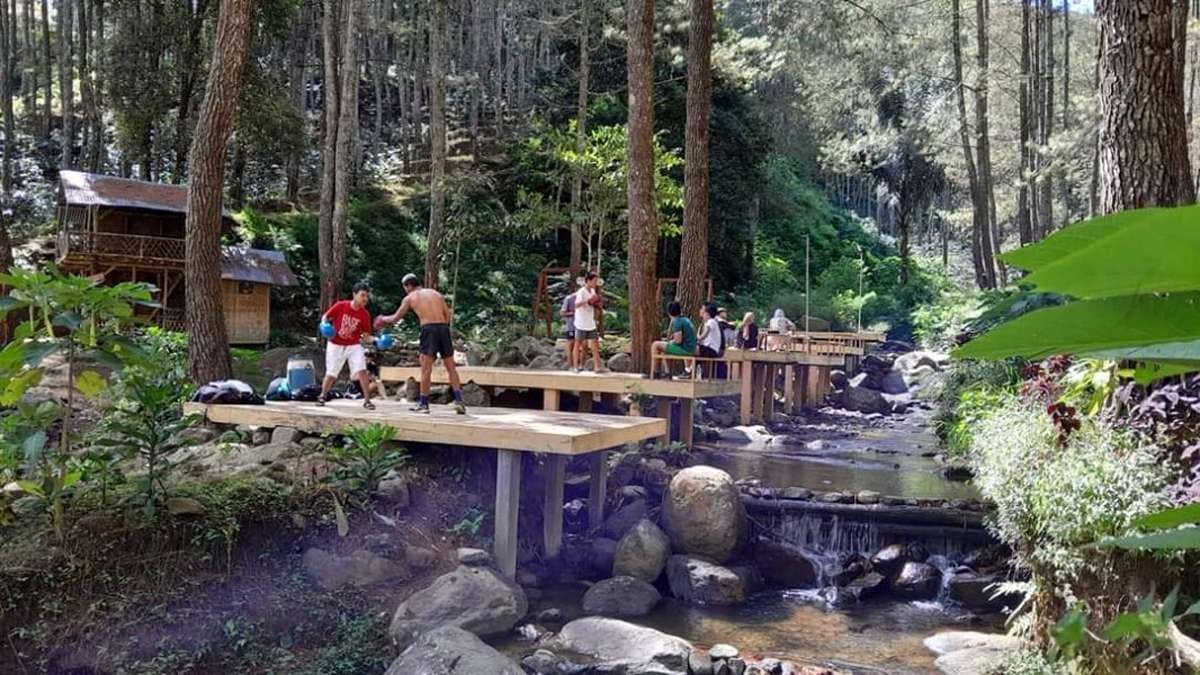 Wisata Alam Batu Lempar destinasi mengundang para pecinta alam dan pencari ketenangan untuk merasakan pengalaman yang berbeda