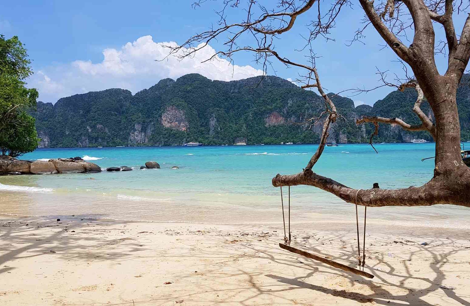 Long Beach Koh Lanta Pantai Panjang nan Menawan di Selatan Thailand