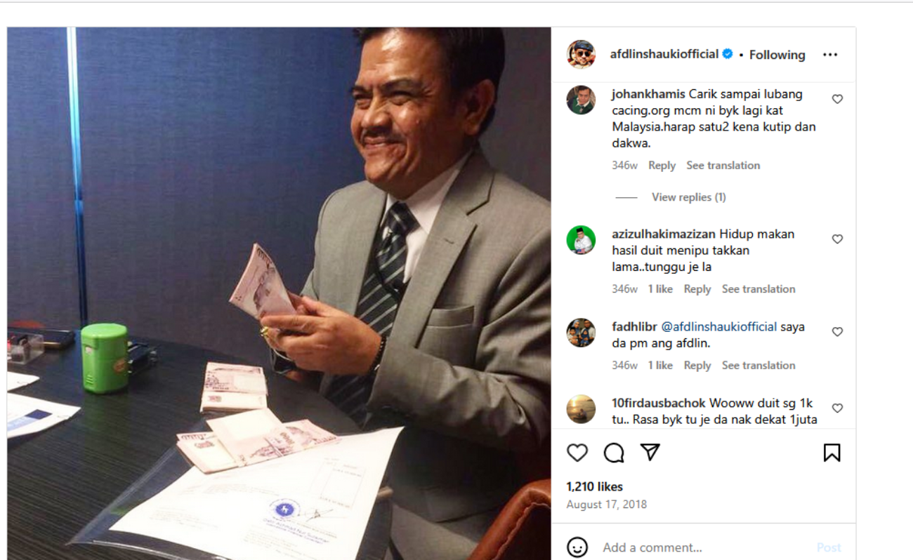 CEO PT BAT Instrumen Bank Internasional, yang dikenal dengan berbagai nama seperti Datuk Sulaiman, Achmad Nur Sulaiman, dan Dato Abdul Rahim Salim, tengah menjadi sorotan publik