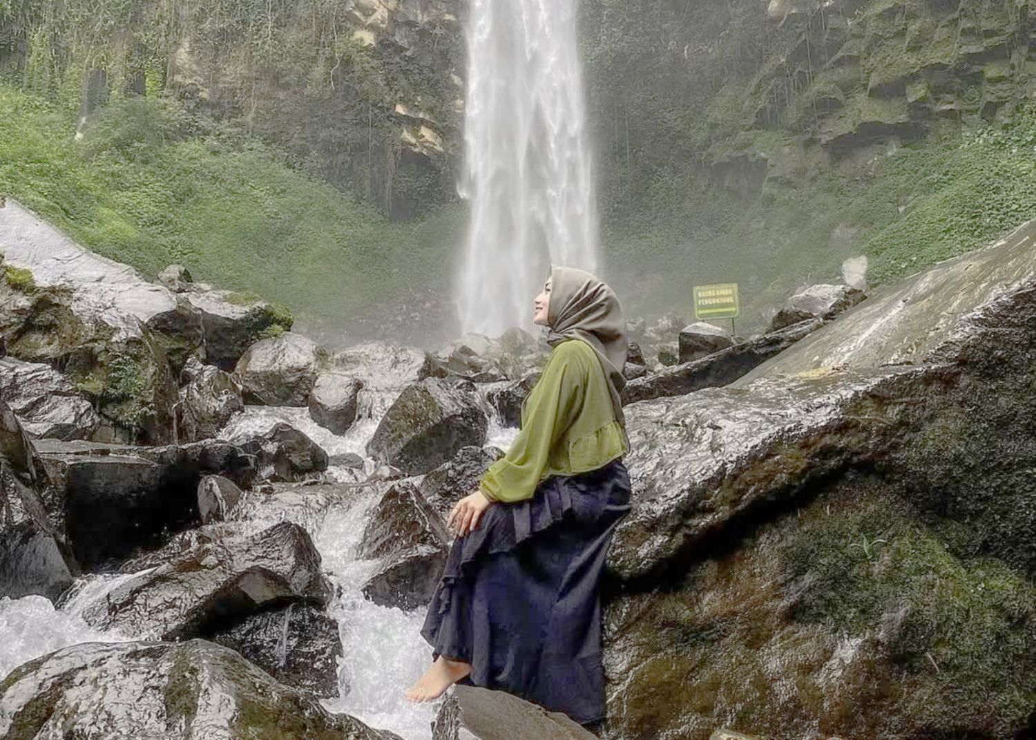 Air Terjun Grojogan Sewu: Keindahan Legendaris yang Memacu Adrenalin