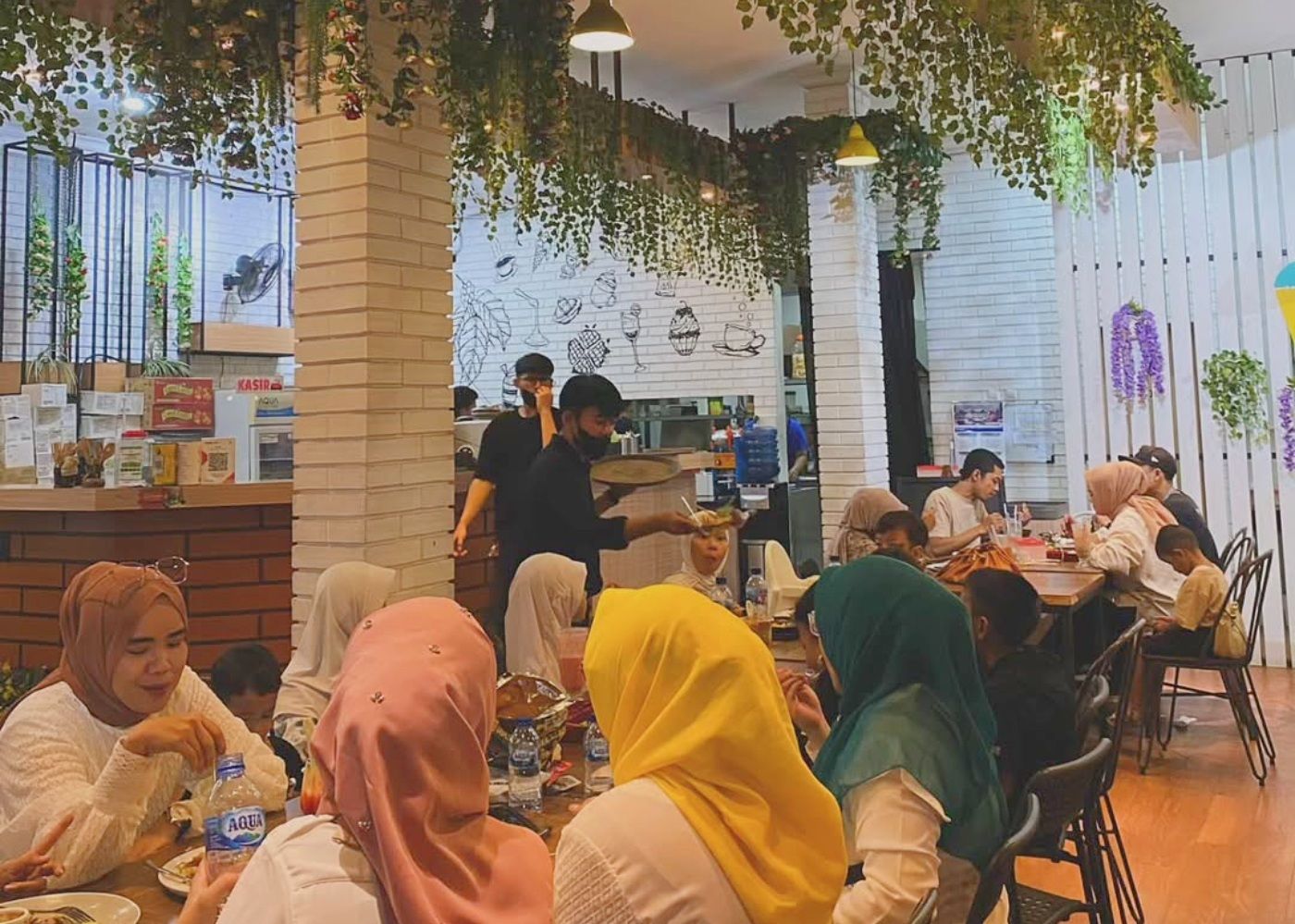 Sabore Kitchen – Minimalis Modern dengan Sentuhan Artistik