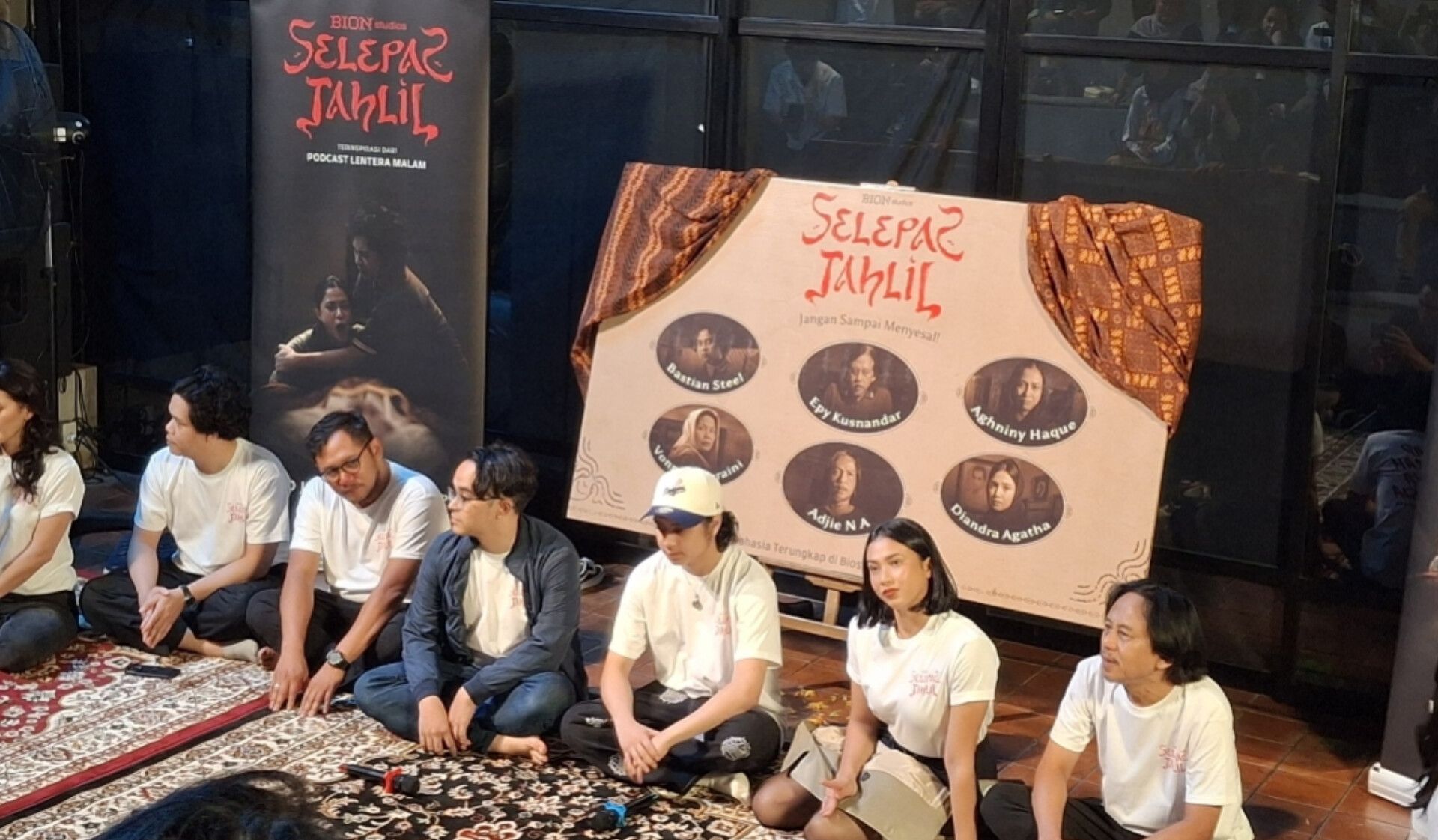 Para pemain dan kru film horor Selepas Tahlil/