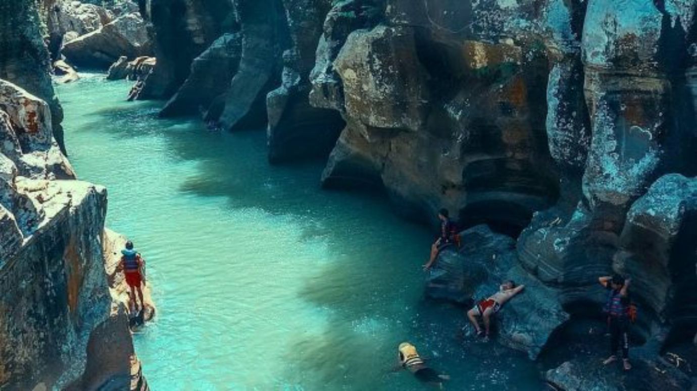 Tanjong Canyon: Sensasi Ngarai Megah ala Luar Negeri
