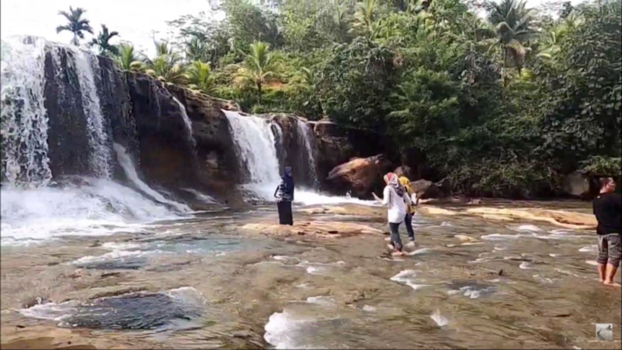 Curug Dengdeng: Tiga Tingkatan, Tiga Cerit
