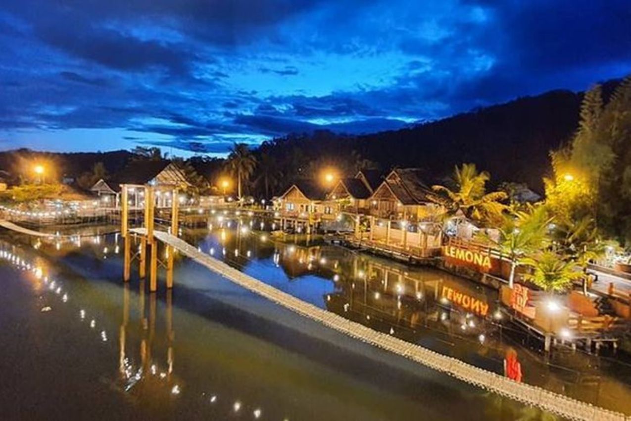 Danau Lemona: Perpaduan Kuliner dan Pemandangan Romantis