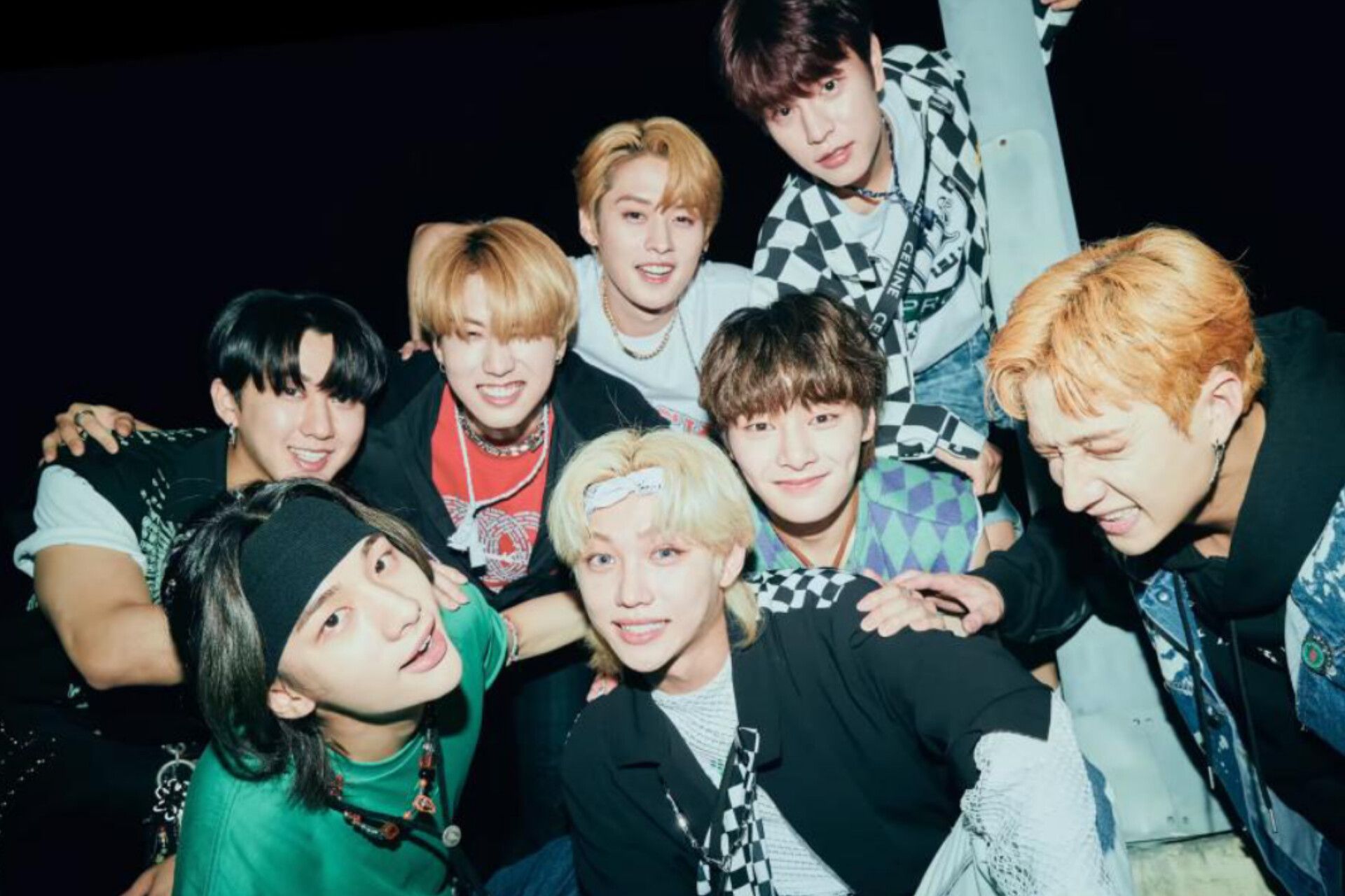 Stray Kids Guncang YouTube! MV CHEESE Meledak Tembus 100 Juta Views!