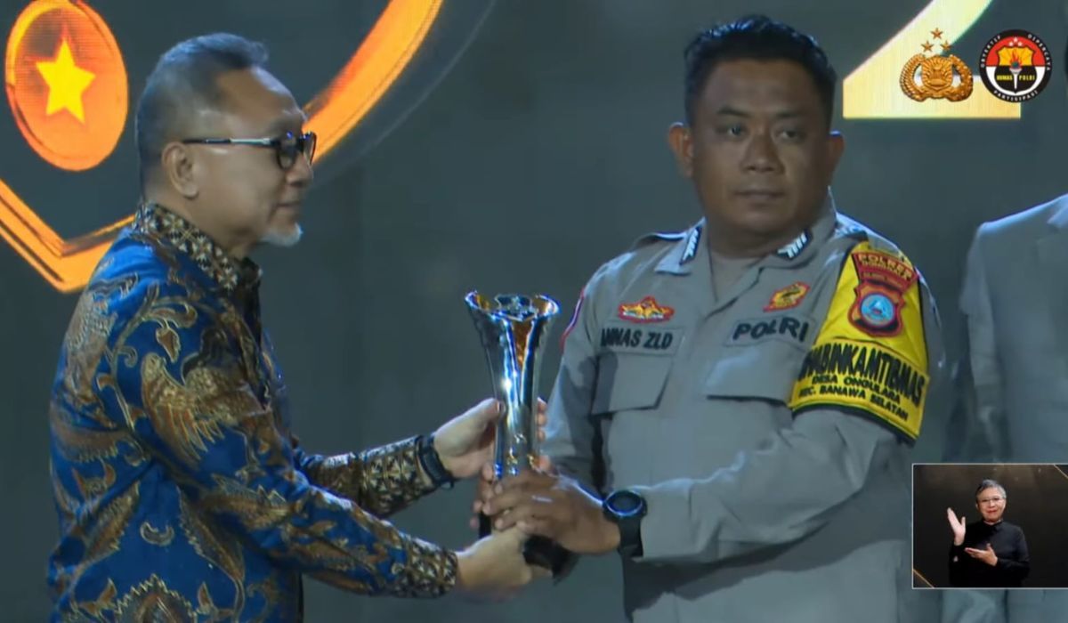 olda Sulawesi Tengah (Sulteng) patut berbangga! Dua personel terbaiknya, Komisaris Besar Polisi Seminar Sebayang dan Bripka Annas, berhasil mencatatkan tinta emas dengan meraih penghargaan bergengsi Hoegeng Awards 2025.