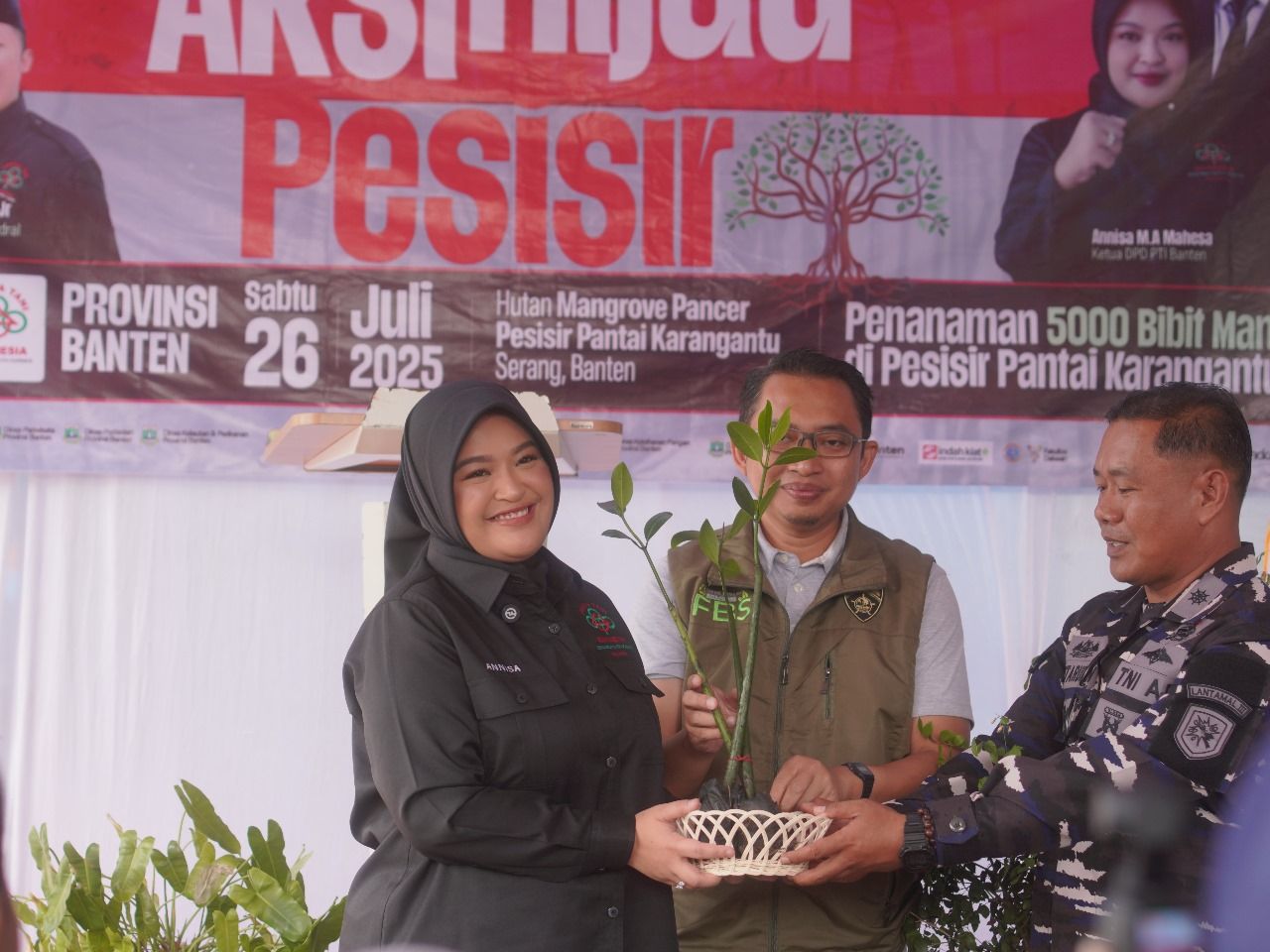 PTI Provinsi Banten Tunjukkan KepedulianKetua DPD PTI Provinsi Banten. Annisa M.A Mahesa Siap Tanam Bibit Mangrove 