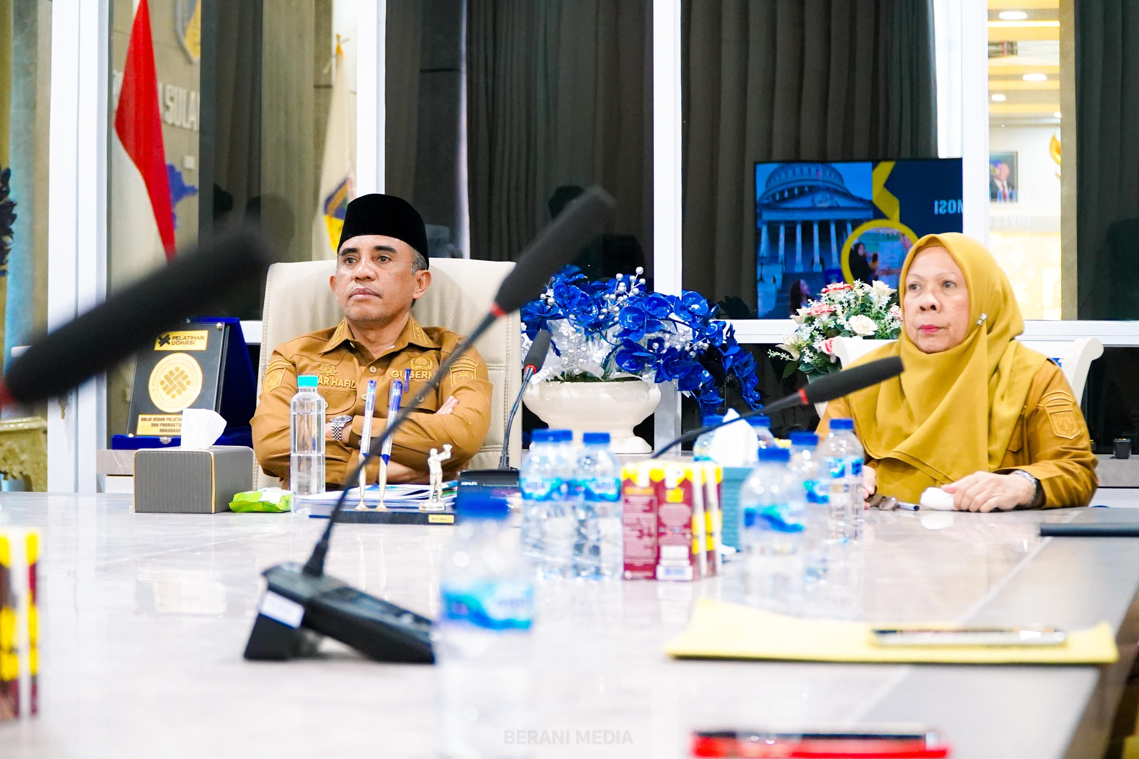 Gubernur Sulawesi Tengah, Dr. Anwar Hafid, menerima audiensi tim Duta Promosi Investasi Sulawesi Tengah dari Yayasan Randa Kabilasa di ruang kerjanya pada Senin (28/7/2025)