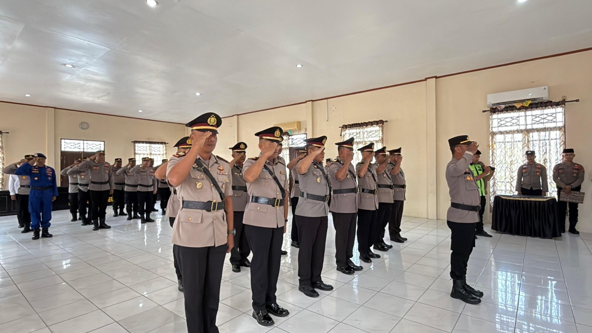 Serah terima jabatan Kasat Samapta dan Kapolsek di jajaran Polres Lhokseumawe