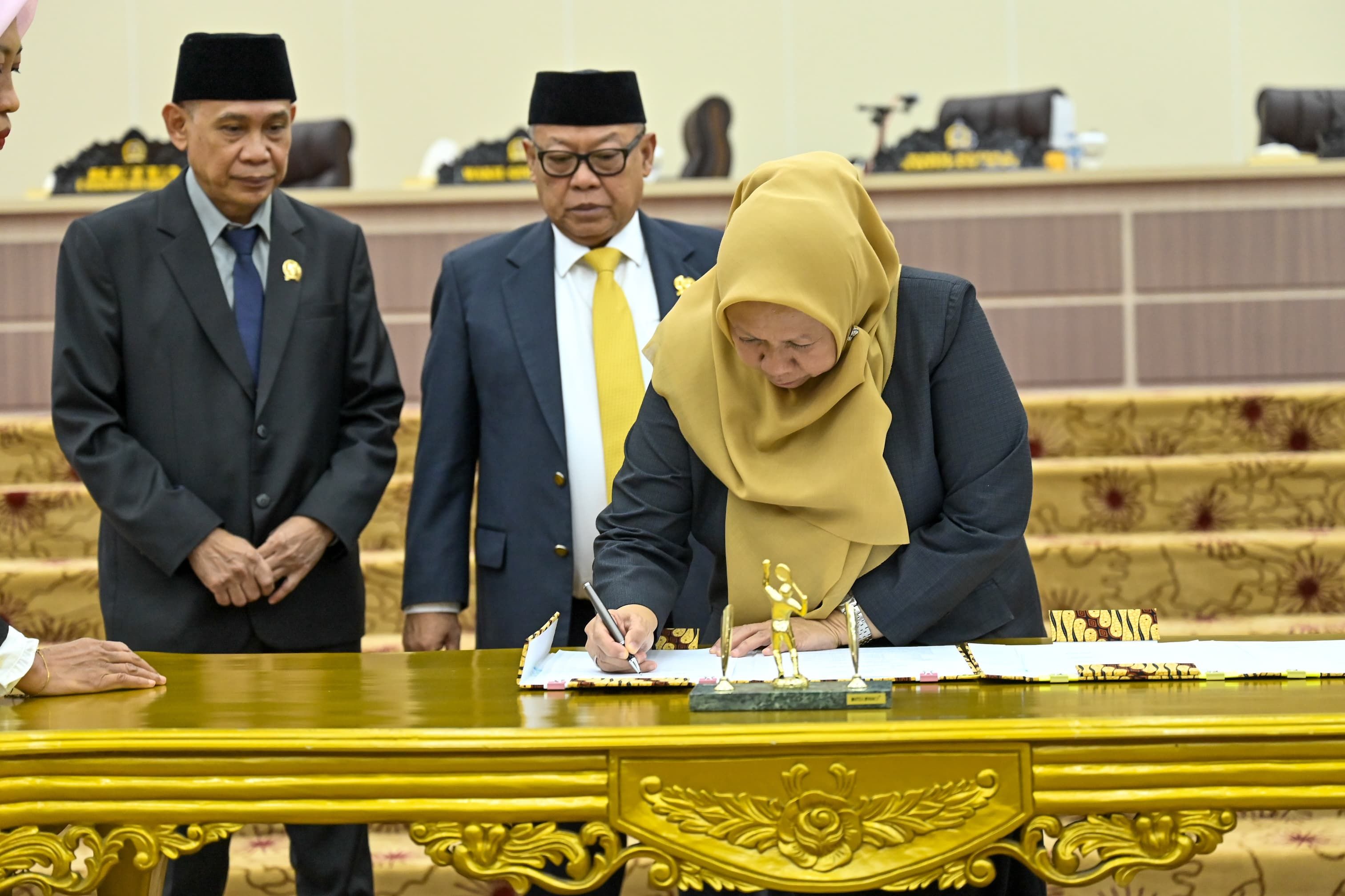 Pemerintah Provinsi Sulawesi Tengah (Pemprov Sulteng) dan DPRD Provinsi Sulteng menggelar Rapat Paripurna penting pada Selasa (29/7) di Ruang Sidang Utama DPRD
