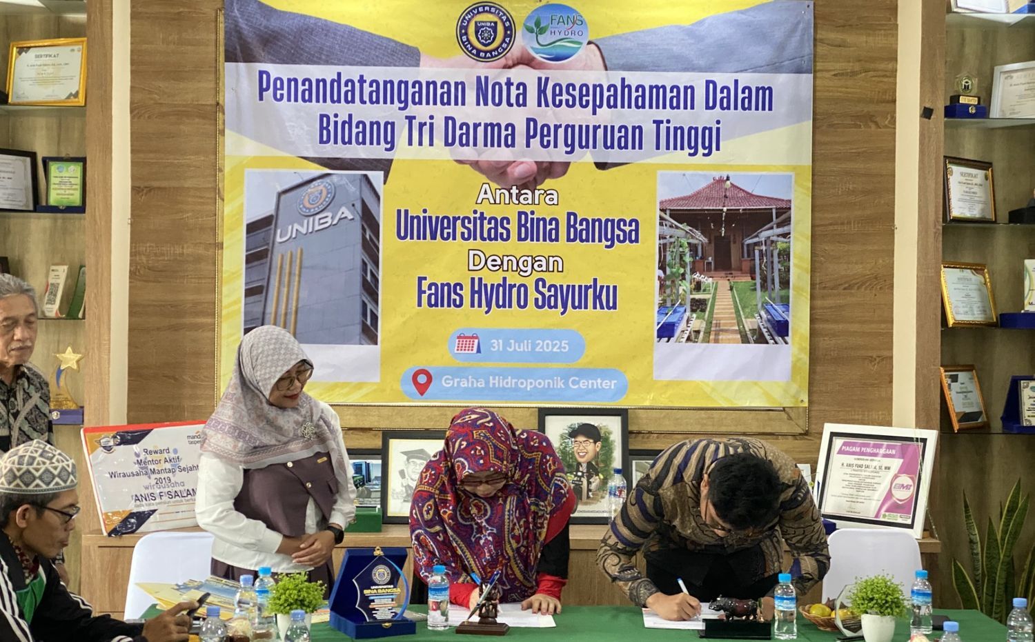 4. Bersama Fans Hydro, UNIBA dukung pertanian modern untuk ketahanan pangan nasional.
