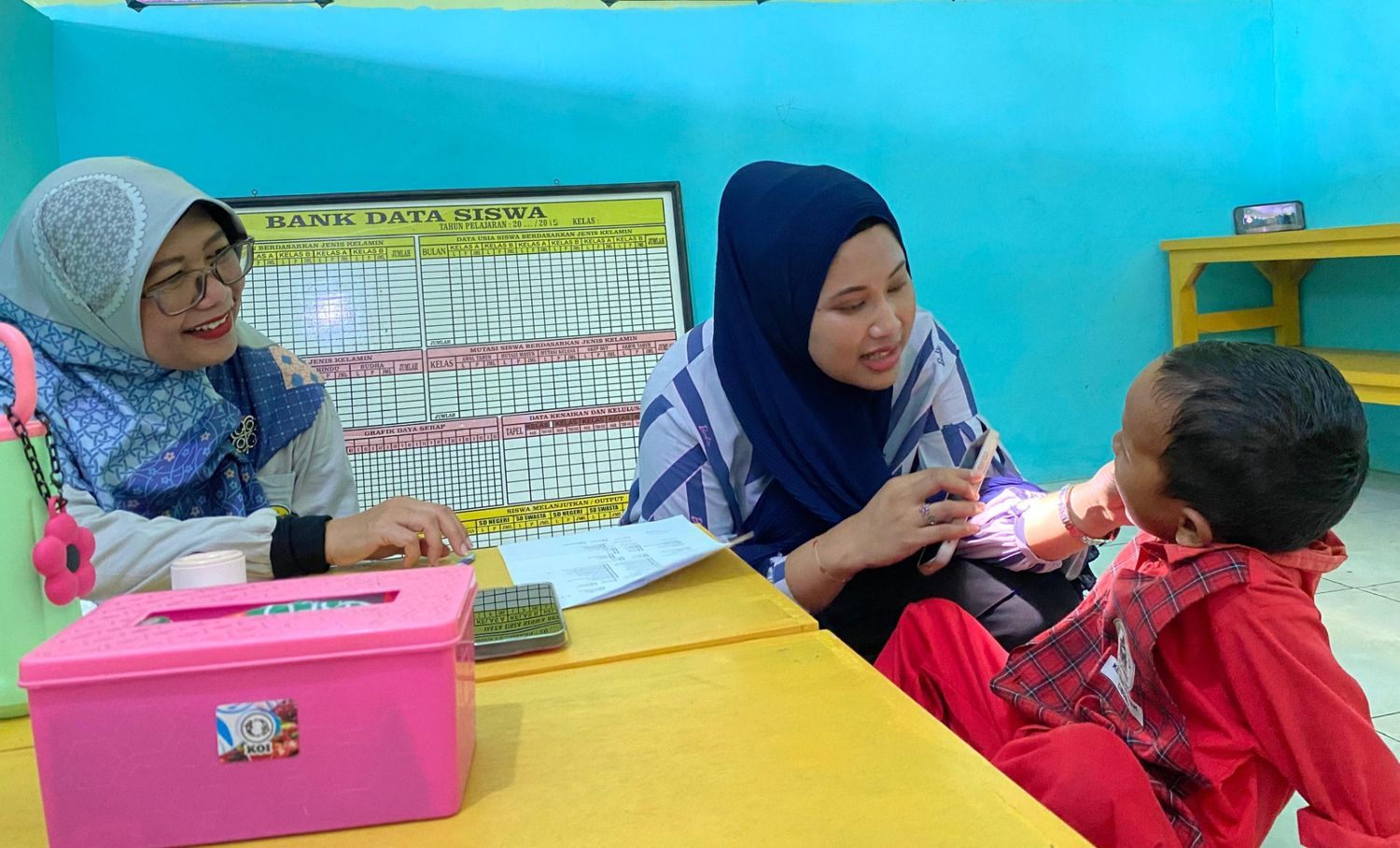 Deteksi dini, jaga masa depan! Skrining kesehatan di PAUD Nur Hidayah Cibomo.