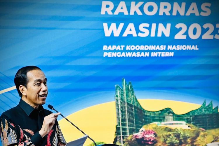 Sering Turun ke Lapangan, Jokowi Ungkap Alasan Tak Lagi di Balik Meja