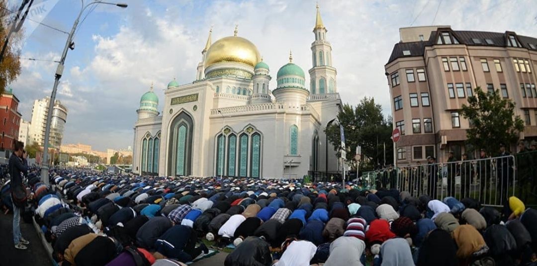 Ilustrasi suasana sholat di Moscow, Rusia. Sumber diambil dari Instagram