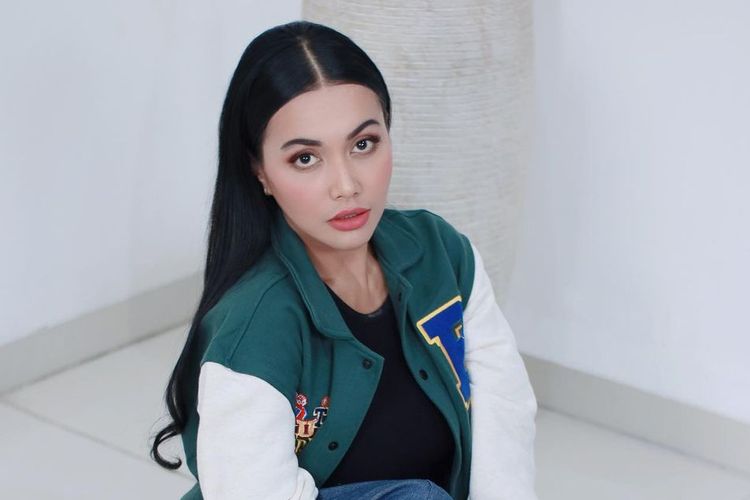 Denada Operasi Plastik agar Terlihat Tak Menua: Salah Satu Ikhtiar Aku
