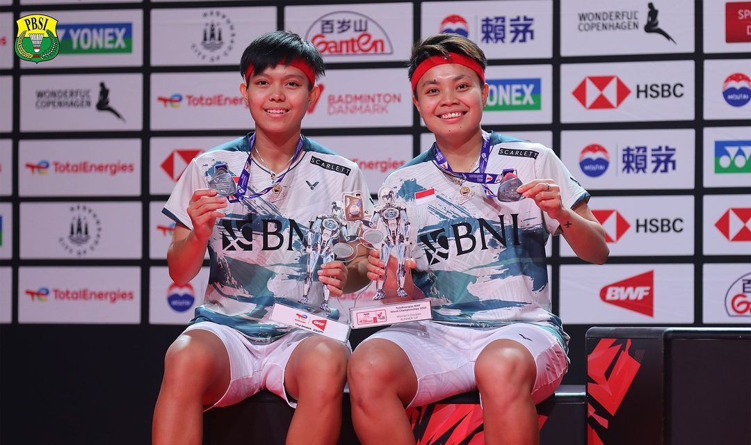 Pasangan Apriyani Rahayu-Siti Fadia keluar meraih medali perak di ajang BWF Championship 2023 di Copenhagen, Dernmark.