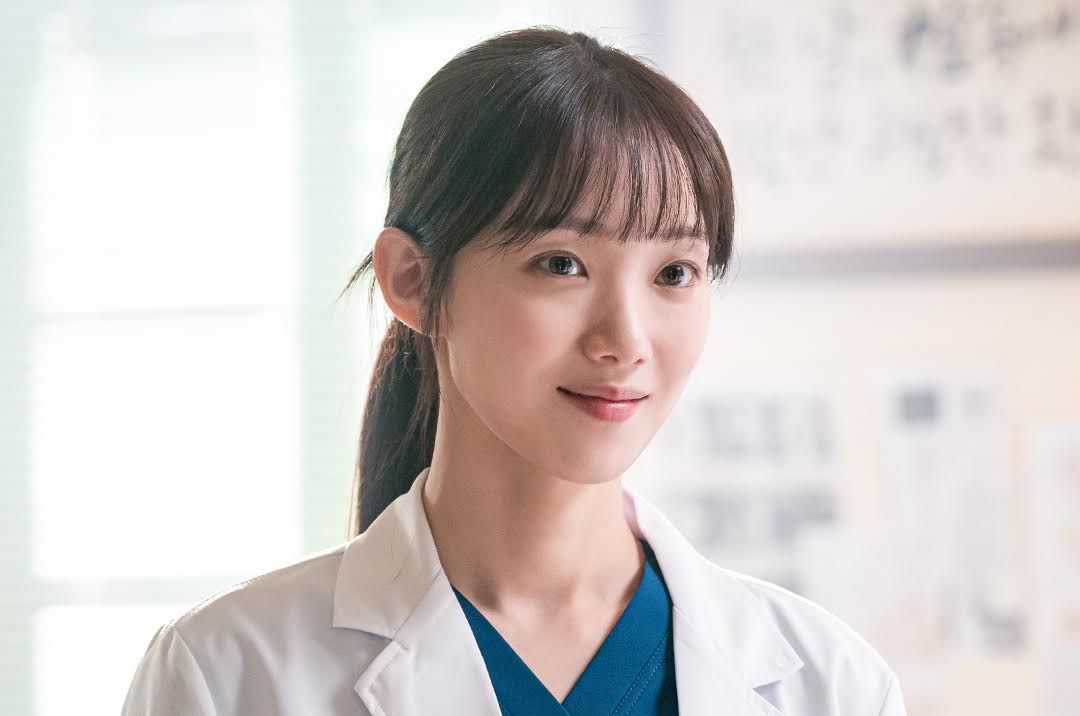 Model sekaligus aktris cantik asal Korea Selatan Lee Sung Kyung akan kembali lagi memainkan peran  Cha Eun Jae, di drama Dr. Romantic.