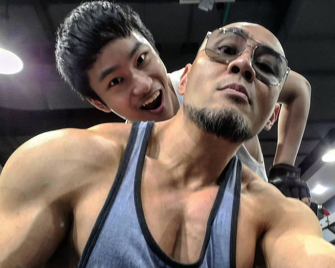 Pamer Tubuh Berotot Bareng Azka Corbuzier Deddy Corbuzier Olahraga Gym Bisa Pendek Itu Bulsit