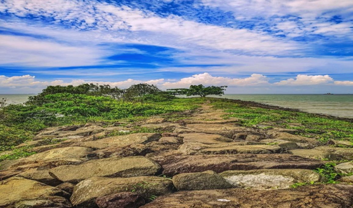 Pantai Limbangan Indramayu, rekomendasi wisata hits di Indramayu.*/Instagram/@Indramayueksis/