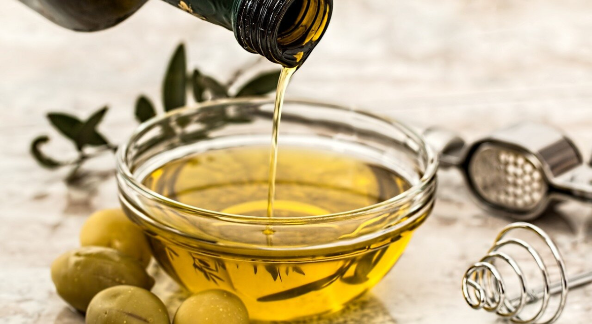 minyak zaitun salah satu cara mengatasi kulit kering dan bersisik/pixabay/stevepb